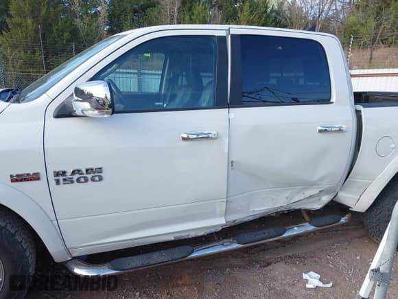 2017 Ram 1500 Laramie с VIN 1C6RR7NT7HS832645, выставлен на аукционе IAAI как лот 41915017 с пробегом 42 717 миль миль и . История ставок и продаж доступна на DreamBid. Изображение 14.