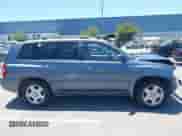 2005 Toyota Highlander с VIN JTEDP21A650050906, выставлен на аукционе IAAI как лот 42609225 с пробегом 141 453 миль миль и . История ставок и продаж доступна на DreamBid. Изображение 14.