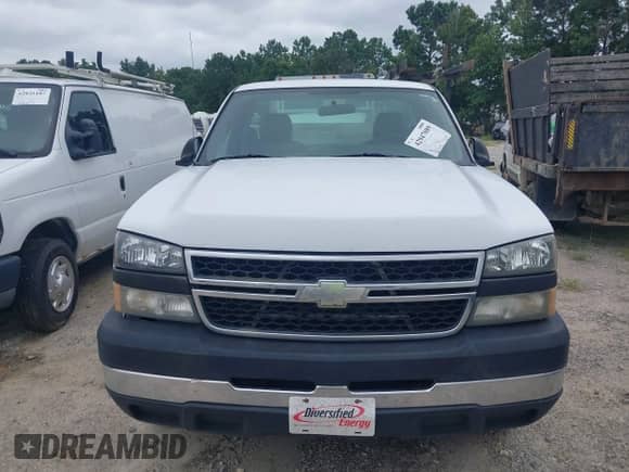 2006 Chevrolet Silverado 2500HD Work Truck with VIN 1GBHC24U96E238867, listed as a IAAI auction lot 42947089 with 253,024 mi miles and . Bid and sale history available at DreamBid. Image 6.