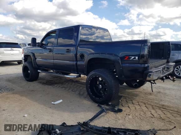 2007 Chevrolet Silverado 1500 LS with VIN 2GCEK13T871150318, listed as a Copart auction lot 87277755 with 193,688 mi miles and Clean title. Bid and sale history available at DreamBid. Image 2.