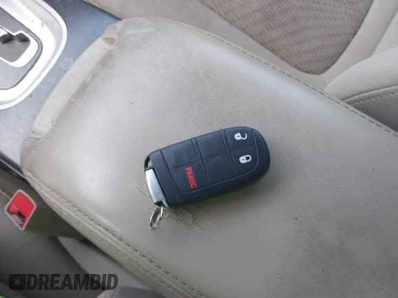 2019 Dodge Journey SE Value with VIN 3C4PDCAB7KT870550, listed as a IAAI auction lot 42327883 with 128,002 mi miles and . Bid and sale history available at DreamBid. Image 11.