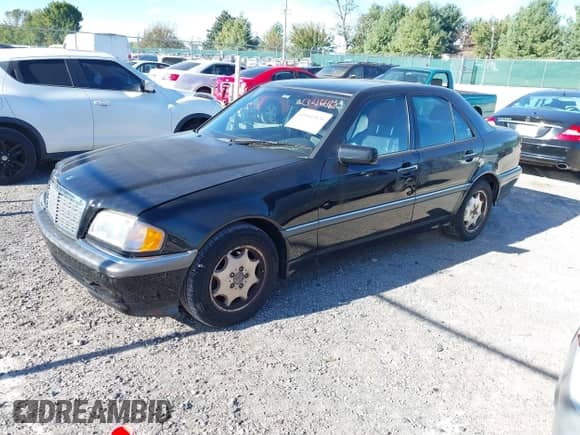 1998 Mercedes-Benz C 230/260/280/320 z VIN WDBHA23G7WA598738, wystawiony jako IAAI lot #43466820 z przebiegiem 224 731 mil mil oraz . Historia ofert i sprzedaży dostępna na DreamBid. Obrazek 2.