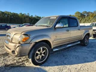 2006 Toyota Tundra SR5 z VIN 5TBET34156S513051, wystawiony jako Copart lot #86674545 z przebiegiem 241 157 mil mil oraz Czysty tytuł • Clean title. Historia ofert i sprzedaży dostępna na DreamBid. Obrazek 1.