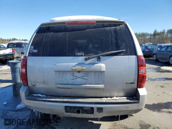 2009 Chevrolet Tahoe Commercial с VIN 1GNFK130X9R251677, выставлен на аукционе Copart как лот 46306985 с пробегом 158 039 миль миль и Списание • Salvage title. История ставок и продаж доступна на DreamBid. Изображение 6.