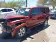 2007 Jeep Commander Sport с VIN 1J8HH48K07C635861, выставлен на аукционе IAAI как лот 42451472 с пробегом 155 912 миль миль и . История ставок и продаж доступна на DreamBid. Изображение 2.