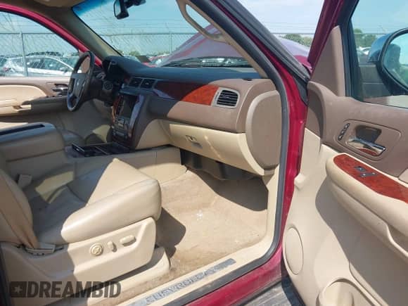 2009 Chevrolet Tahoe LTZ с VIN 1GNFK33019R215551, выставлен на аукционе IAAI как лот 43110628 с пробегом Не указан миль и . История ставок и продаж доступна на DreamBid. Изображение 5.