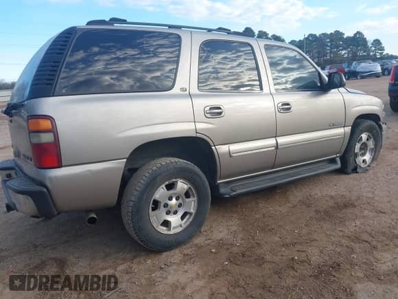 2002 Chevrolet Tahoe LT с VIN 1GNEC13Z52R167375, выставлен на аукционе IAAI как лот 41332351 с пробегом 283 486 миль миль и . История ставок и продаж доступна на DreamBid. Изображение 4.