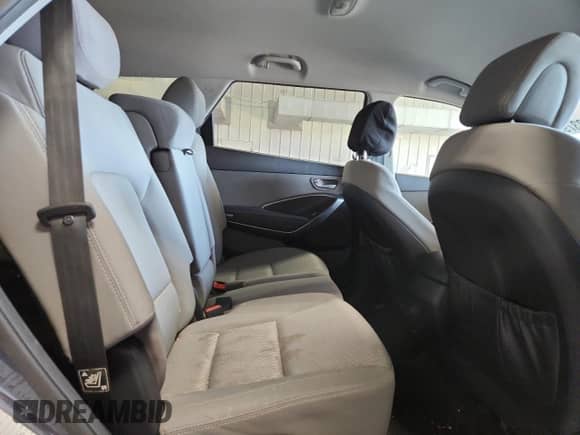 2017 Hyundai Santa Fe SE z VIN KM8SM4HF1HU167240, wystawiony jako Copart lot #82233795 z przebiegiem 130 076 mil mil oraz Czysty tytuł • Clean title. Historia ofert i sprzedaży dostępna na DreamBid. Obrazek 11.