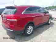 2017 Kia Sorento LX с VIN 5XYPG4A32HG295666, выставлен на аукционе IAAI как лот 42266183 с пробегом 166 019 миль миль и . История ставок и продаж доступна на DreamBid. Изображение 4.