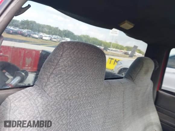 1998 Chevrolet S-10 LS z VIN 1GCCS1445W8226927, wystawiony jako IAAI lot #41946434 z przebiegiem Nie podano mil oraz . Historia ofert i sprzedaży dostępna na DreamBid. Obrazek 8.