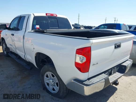 2018 Toyota Tundra SR с VIN 5TFUW5F18JX747478, выставлен на аукционе IAAI как лот 42315962 с пробегом 72 271 миль миль и . История ставок и продаж доступна на DreamBid. Изображение 3.