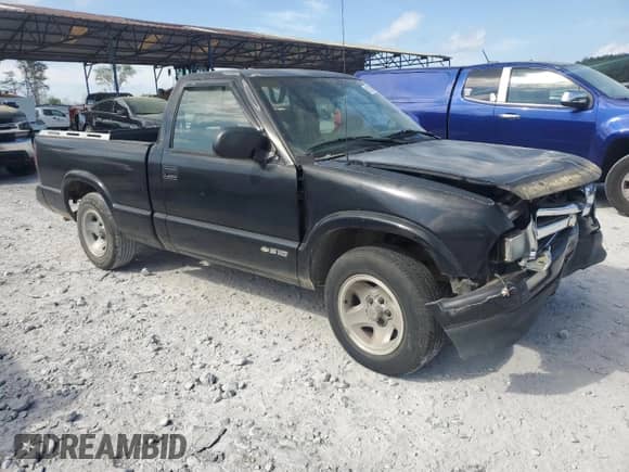 1996 Chevrolet S-10 with VIN 1GCCS14X8TK121680, listed as a Copart auction lot 51216905 with 167,747 mi miles and Salvage title. Bid and sale history available at DreamBid. Image 4.