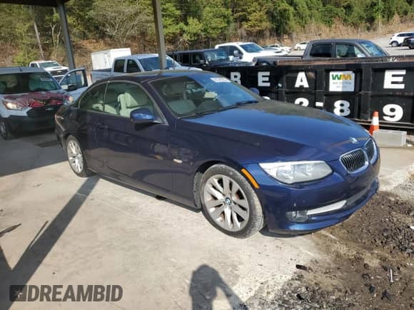 2012 BMW 3 Series 328i с VIN WBADW3C54CE821728, выставлен на аукционе Copart как лот 82340555 с пробегом 66 241 миль миль и Списание • Salvage title. История ставок и продаж доступна на DreamBid. Изображение 4.