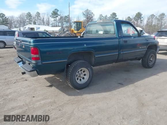 1996 Dodge 1500 with VIN 1B7HF16Y8TS612427, listed as a IAAI auction lot 41721151 with 194,870 mi miles and . Bid and sale history available at DreamBid. Image 4.