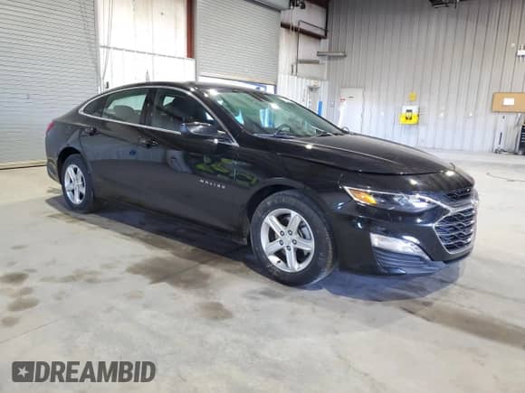 2024 Chevrolet Malibu LT with VIN 1G1ZD5ST2RF226060, listed as a Copart auction lot 90329215 with 32,379 mi miles and Clean title. Bid and sale history available at DreamBid. Image 4.