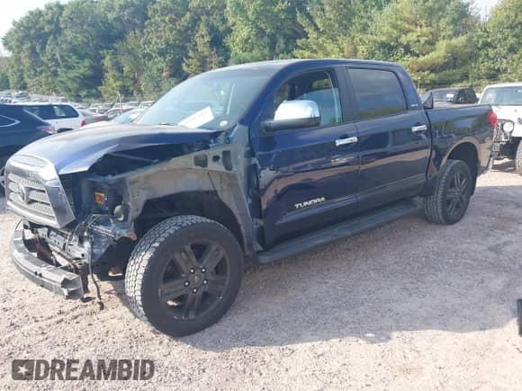 2008 Toyota Tundra Limited z VIN 5TBDV58118S501543, wystawiony jako IAAI lot #43306341 z przebiegiem 167 364 mil mil oraz . Historia ofert i sprzedaży dostępna na DreamBid. Obrazek 18.