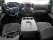 2024 Chevrolet Silverado 1500 Custom Trail Boss z VIN 3GCUDCE83RG218772, wystawiony jako Copart lot #44648145 z przebiegiem 8 672 mil mil oraz Szkoda całkowita • Salvage title. Historia ofert i sprzedaży dostępna na DreamBid. Obrazek 8.