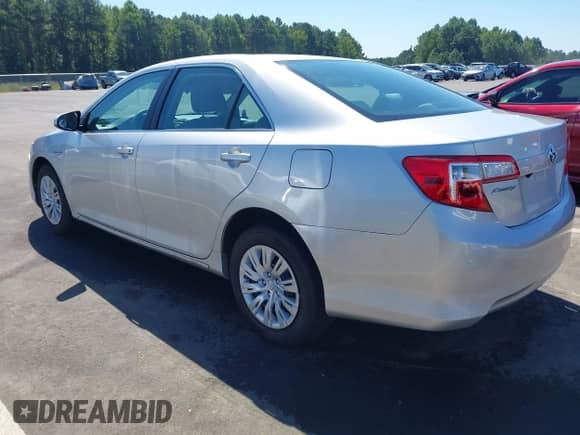 2013 Toyota Camry LE z VIN 4T1BD1FK7DU091564, wystawiony jako IAAI lot #43095022 z przebiegiem 103 132 mil mil oraz . Historia ofert i sprzedaży dostępna na DreamBid. Obrazek 3.