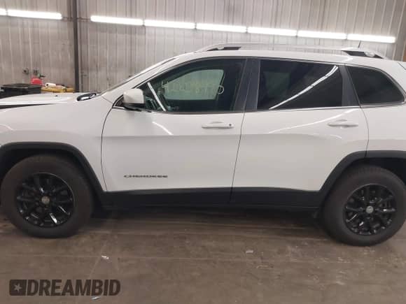 2016 Jeep Cherokee Latitude с VIN 1C4PJMCS8GW199290, выставлен на аукционе IAAI как лот 42258970 с пробегом 184 698 миль миль и . История ставок и продаж доступна на DreamBid. Изображение 15.