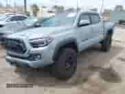 2018 Toyota Tacoma SR5 с VIN 3TMAZ5CN4JM053944, выставлен на аукционе IAAI как лот 43056129 с пробегом 117 564 миль миль и . История ставок и продаж доступна на DreamBid. Изображение 2.