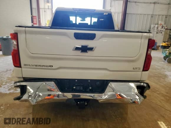 2023 Chevrolet Silverado 1500 LTZ z VIN 2GCPAEED2P1150131, wystawiony jako Copart lot #70593585 z przebiegiem 38 464 mil mil oraz Czysty tytuł • Clean title. Historia ofert i sprzedaży dostępna na DreamBid. Obrazek 6.