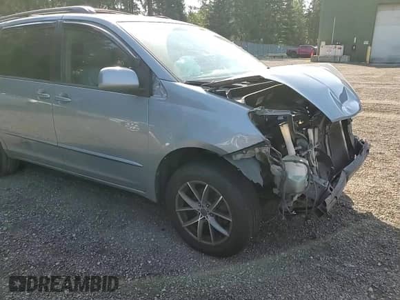 2004 Toyota Sienna XLE z VIN 5TDZA22C84S156121, wystawiony jako Copart lot #81265855 z przebiegiem Nie podano mil oraz Szkoda całkowita • Salvage title. Historia ofert i sprzedaży dostępna na DreamBid. Obrazek 15.