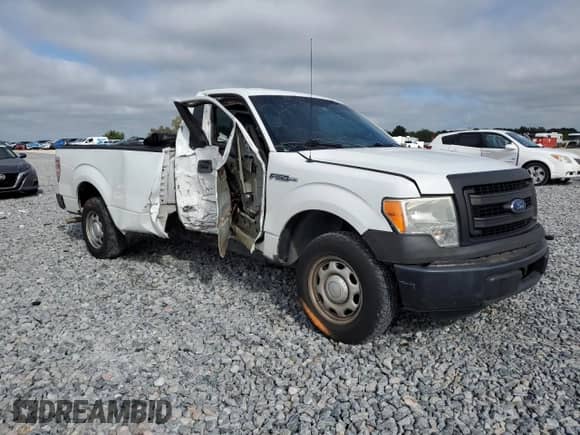 2013 Ford F-150 XL z VIN 1FTMF1CM4DKF21298, wystawiony jako Copart lot #83977155 z przebiegiem 57 853 mil mil oraz Szkoda całkowita • Salvage title. Historia ofert i sprzedaży dostępna na DreamBid. Obrazek 4.