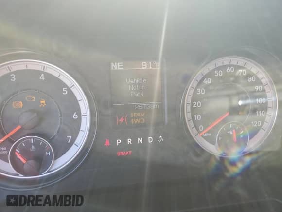 2020 Ram 1500 Tradesman z VIN 3C6RR7KG2LG205374, wystawiony jako Copart lot #56735264 z przebiegiem 25 739 mil mil oraz Nie do naprawy • Non repairable. Historia ofert i sprzedaży dostępna na DreamBid. Obrazek 9.