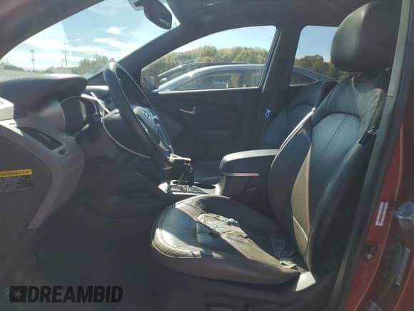 2012 Hyundai Tucson Limited z VIN KM8JUCAC9CU461659, wystawiony jako Copart lot #86997645 z przebiegiem 118 532 mil mil oraz Czysty tytuł • Clean title. Historia ofert i sprzedaży dostępna na DreamBid. Obrazek 7.