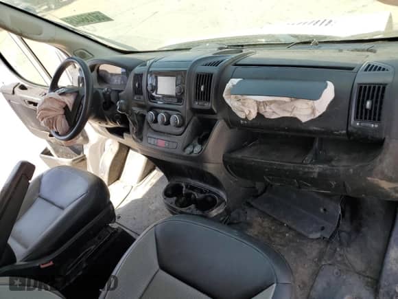 2019 Ram ProMaster Cargo z VIN 3C6TRVAGXKE502723, wystawiony jako Copart lot #50158445 z przebiegiem Nie podano mil oraz Szkoda całkowita • Salvage title. Historia ofert i sprzedaży dostępna na DreamBid. Obrazek 8.