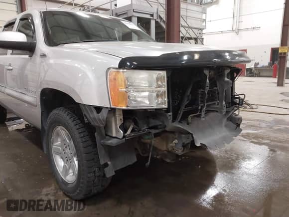 2011 GMC Sierra 1500 SLT z VIN 3GTP2WE35BG123533, wystawiony jako IAAI lot #41990602 z przebiegiem 150 403 mil mil oraz . Historia ofert i sprzedaży dostępna na DreamBid. Obrazek 19.