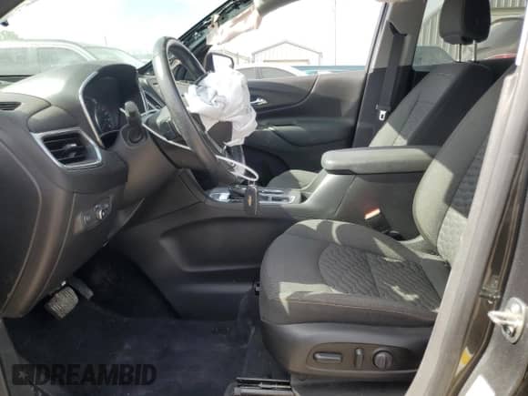 2020 Chevrolet Equinox LT z VIN 3GNAXVEX4LS567139, wystawiony jako Copart lot #55836155 z przebiegiem 84 654 mil mil oraz Szkoda całkowita • Salvage title. Historia ofert i sprzedaży dostępna na DreamBid. Obrazek 7.