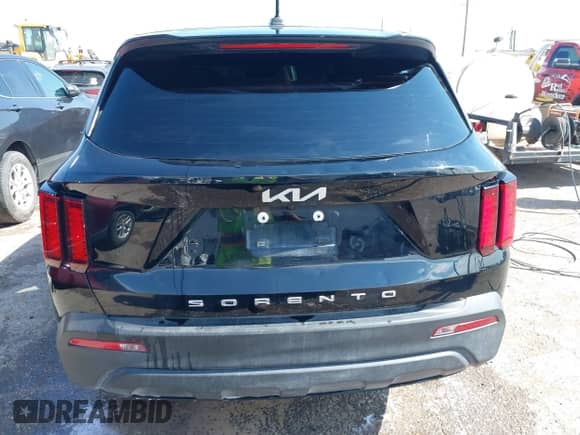 2022 Kia Sorento LX with VIN 5XYRG4LC5NG085175, listed as a IAAI auction lot 42955185 with 74,919 mi miles and . Bid and sale history available at DreamBid. Image 16.