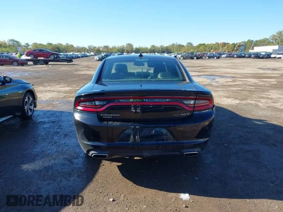 2016 Dodge Charger SXT z VIN 2C3CDXJG1GH206394, wystawiony jako IAAI lot #43474069 z przebiegiem 166 149 mil mil oraz . Historia ofert i sprzedaży dostępna na DreamBid. Obrazek 16.