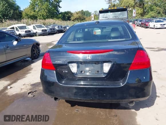 2007 Honda Accord EX-L with VIN 1HGCM66817A056682, listed as a IAAI auction lot 43360665 with 171,480 mi miles and . Bid and sale history available at DreamBid. Image 17.