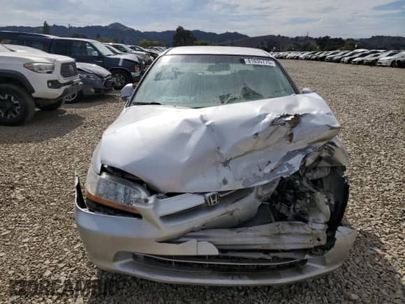 2000 Honda Accord LX с VIN JHMCG665XYC002197, выставлен на аукционе Copart как лот 81035775 с пробегом 162 802 миль миль и Списание • Salvage title. История ставок и продаж доступна на DreamBid. Изображение 5.