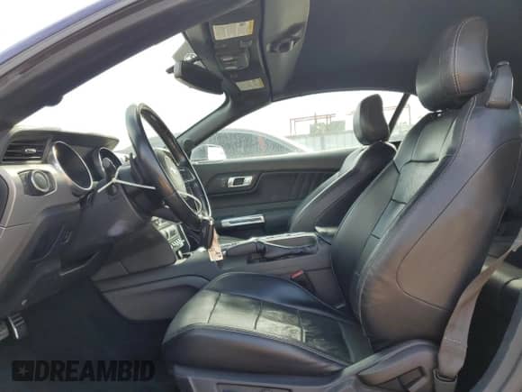 2020 Ford Mustang GT Premium с VIN 1FATP8FF1L5111835, выставлен на аукционе Copart как лот 56998585 с пробегом 58 555 миль миль и Чистый • Clean title. История ставок и продаж доступна на DreamBid. Изображение 7.