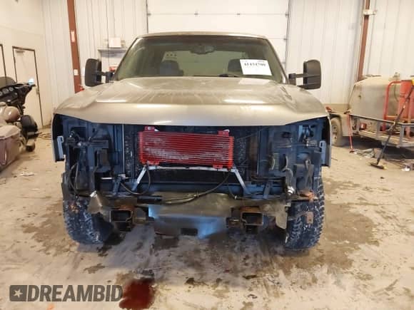 2007 Chevrolet Silverado 2500HD LT3 z VIN 1GCHK23U47F156184, wystawiony jako IAAI lot #41434700 z przebiegiem 284 091 mil mil oraz . Historia ofert i sprzedaży dostępna na DreamBid. Obrazek 6.
