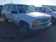 1998 Chevrolet Suburban z VIN 3GNEC16R7WG140146, wystawiony jako IAAI lot #41426285 z przebiegiem 356 757 mil mil oraz . Historia ofert i sprzedaży dostępna na DreamBid. Obrazek 6.