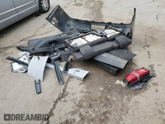 2020 Chevrolet Tahoe LS z VIN 1GNSKAKC8LR111385, wystawiony jako Copart lot #61727945 z przebiegiem 136 316 mil mil oraz Szkoda całkowita • Salvage title. Historia ofert i sprzedaży dostępna na DreamBid. Obrazek 13.