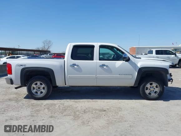 2011 Chevrolet Silverado 1500 LS z VIN 3GCPKREA7BG355387, wystawiony jako IAAI lot #41854866 z przebiegiem 169 332 mil mil oraz . Historia ofert i sprzedaży dostępna na DreamBid. Obrazek 13.