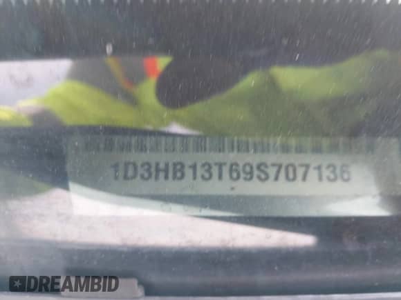 2009 Dodge 1500 Sport z VIN 1D3HB13T69S707136, wystawiony jako IAAI lot #42097111 z przebiegiem 253 241 mil mil oraz . Historia ofert i sprzedaży dostępna na DreamBid. Obrazek 9.