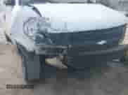 2005 Chevrolet Astro Cargo z VIN 1GCDM19XX5B131640, wystawiony jako IAAI lot #41722710 z przebiegiem 318 815 mil mil oraz . Historia ofert i sprzedaży dostępna na DreamBid. Obrazek 6.