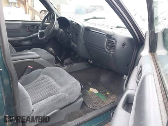 1998 Chevrolet S-10 LS с VIN 1GCCS19X2W8231473, выставлен на аукционе IAAI как лот 41965334 с пробегом 85 048 миль миль и . История ставок и продаж доступна на DreamBid. Изображение 5.