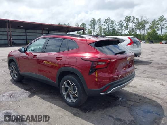 2025 Chevrolet Trax LT with VIN KL77LHEP4SC254755, listed as a IAAI auction lot 43366560 with 3,396 mi miles and . Bid and sale history available at DreamBid. Image 3.