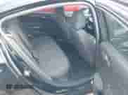 2019 Chevrolet Cruze z VIN 1G1BJ5SM5K7105395, wystawiony jako IAAI lot #42448599 z przebiegiem 126 567 mil mil oraz . Historia ofert i sprzedaży dostępna na DreamBid. Obrazek 8.