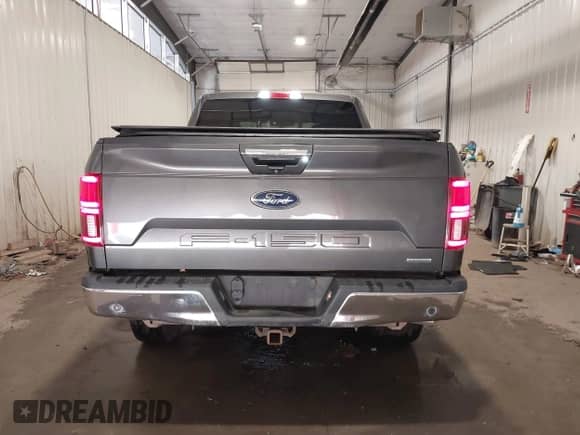 2018 Ford F-150 XL z VIN 1FTFW1EG4JKE23691, wystawiony jako IAAI lot #43305217 z przebiegiem 158 956 mil mil oraz . Historia ofert i sprzedaży dostępna na DreamBid. Obrazek 17.