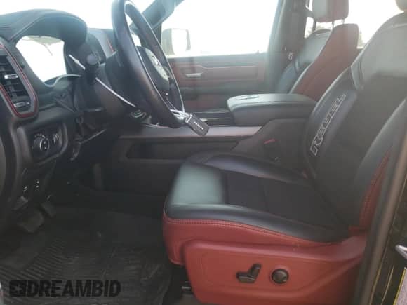 2024 Ram 1500 Rebel z VIN 1C6SRFLT8RN202504, wystawiony jako Copart lot #61017665 z przebiegiem 28 596 mil mil oraz Czysty tytuł • Clean title. Historia ofert i sprzedaży dostępna na DreamBid. Obrazek 7.