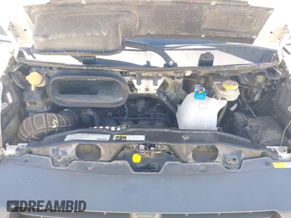 2018 Ram ProMaster Cargo z VIN 3C6TRVAG5JE105080, wystawiony jako IAAI lot #42824369 z przebiegiem 243 655 mil mil oraz . Historia ofert i sprzedaży dostępna na DreamBid. Obrazek 10.