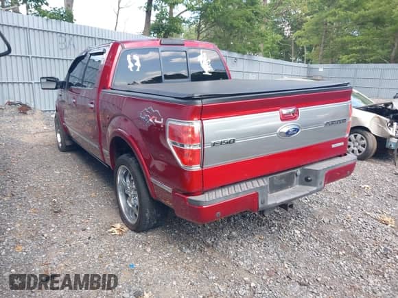 2014 Ford F-150 XL with VIN 1FTFW1ET7EFA39027, listed as a IAAI auction lot 42642084 with 181,836 mi miles and . Bid and sale history available at DreamBid. Image 3.